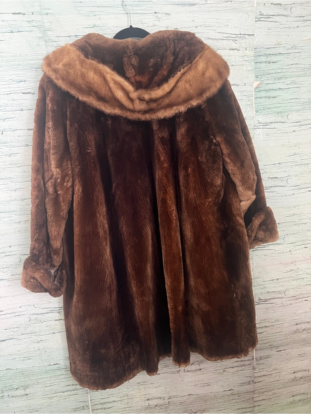 Vintage Eaton’s Fur Salon Brown Fur Coat-Made in Canada| Classic Luxury - Picture 13 of 16